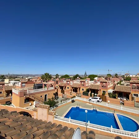 Casa Sarah With Pool View And Garden Dom wakacyjny Torrevieja